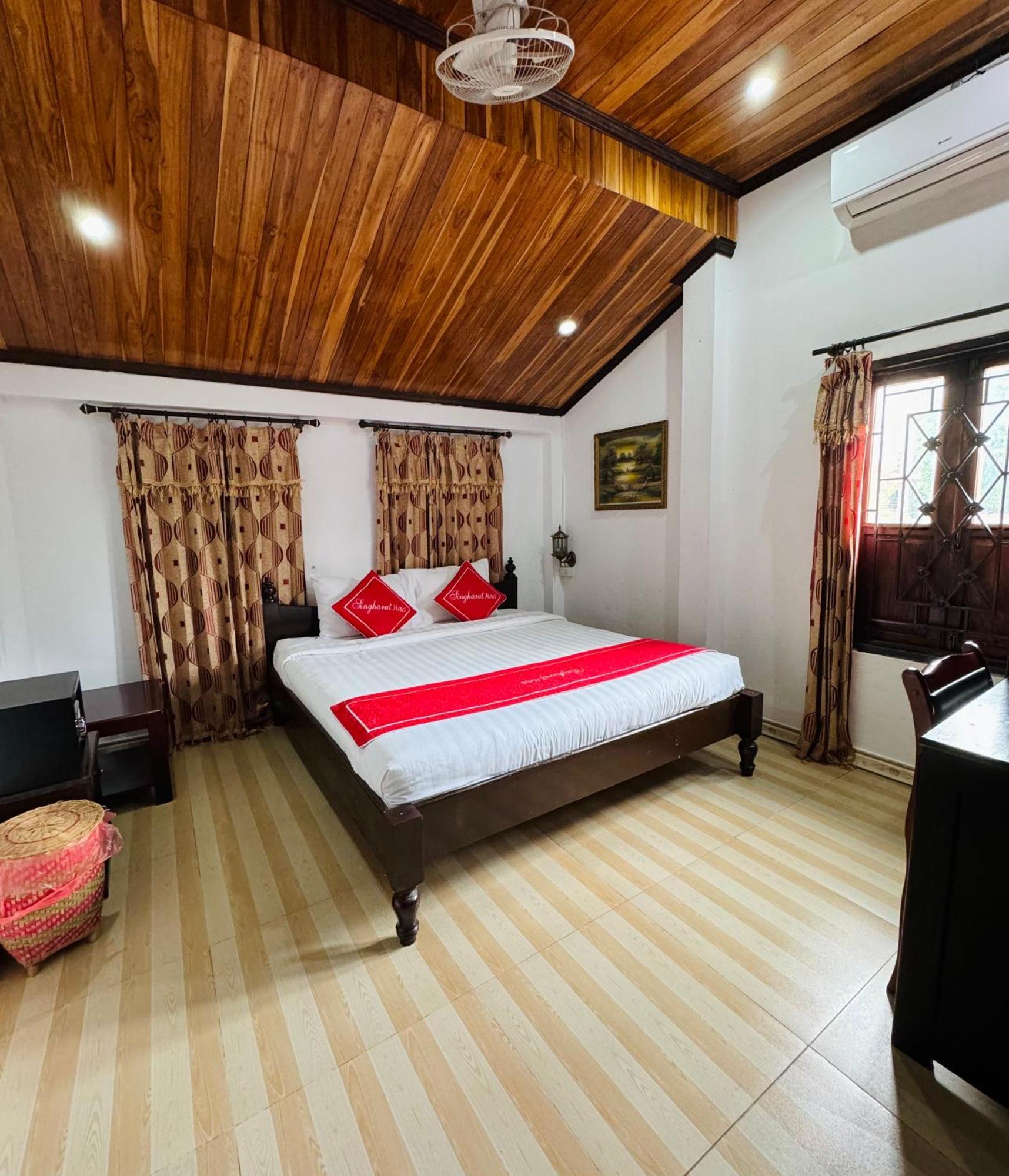 مبيت وإفطار لوانغ برابانغ Singharat Boutique House المظهر الخارجي الصورة