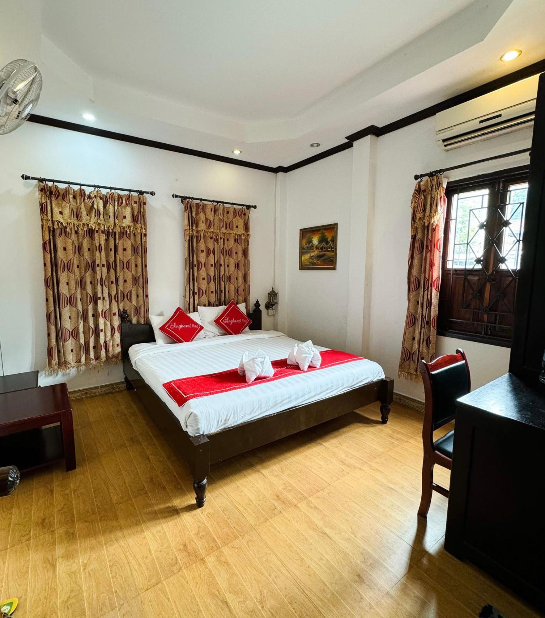 مبيت وإفطار لوانغ برابانغ Singharat Boutique House المظهر الخارجي الصورة