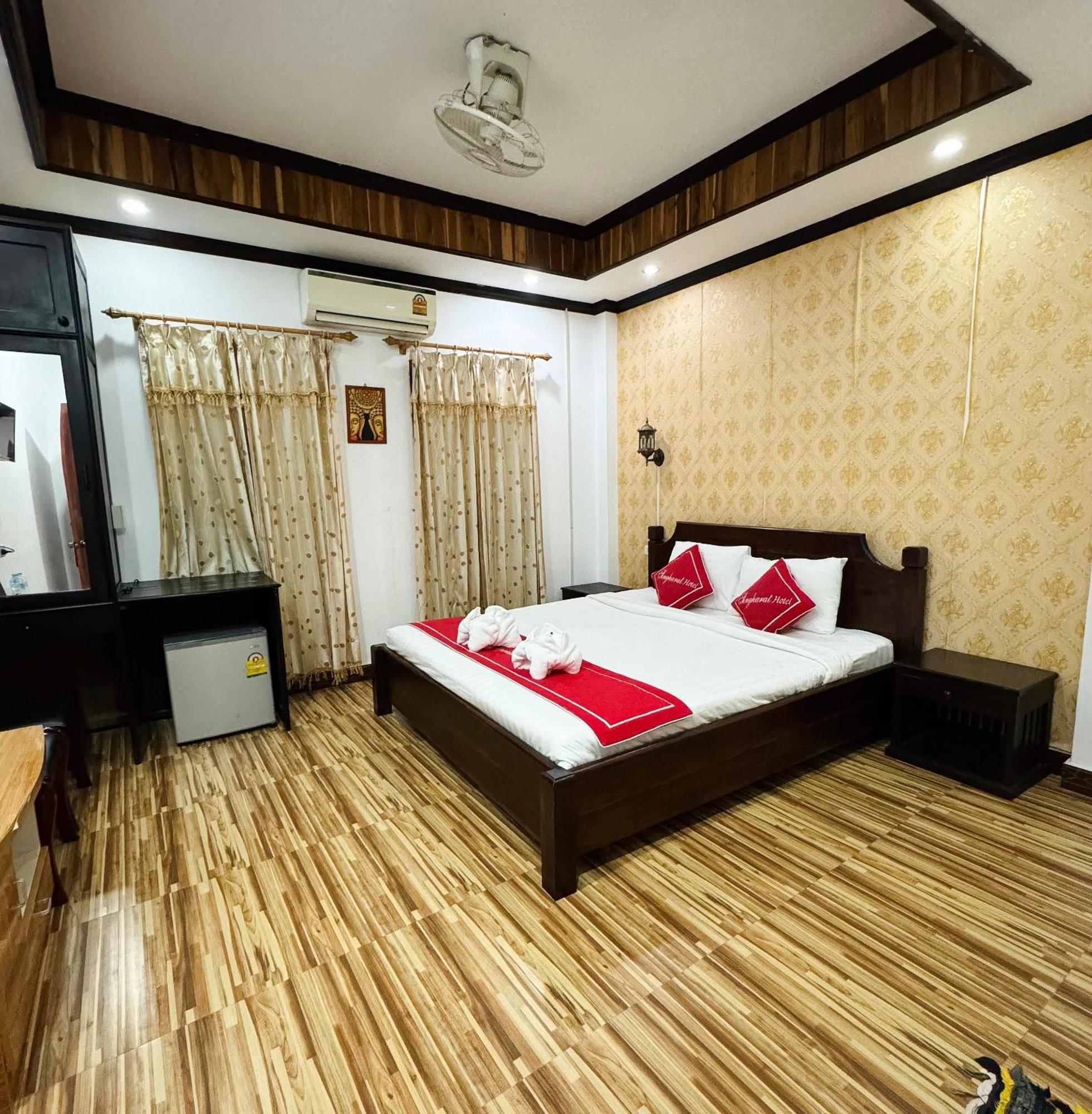 مبيت وإفطار لوانغ برابانغ Singharat Boutique House المظهر الخارجي الصورة