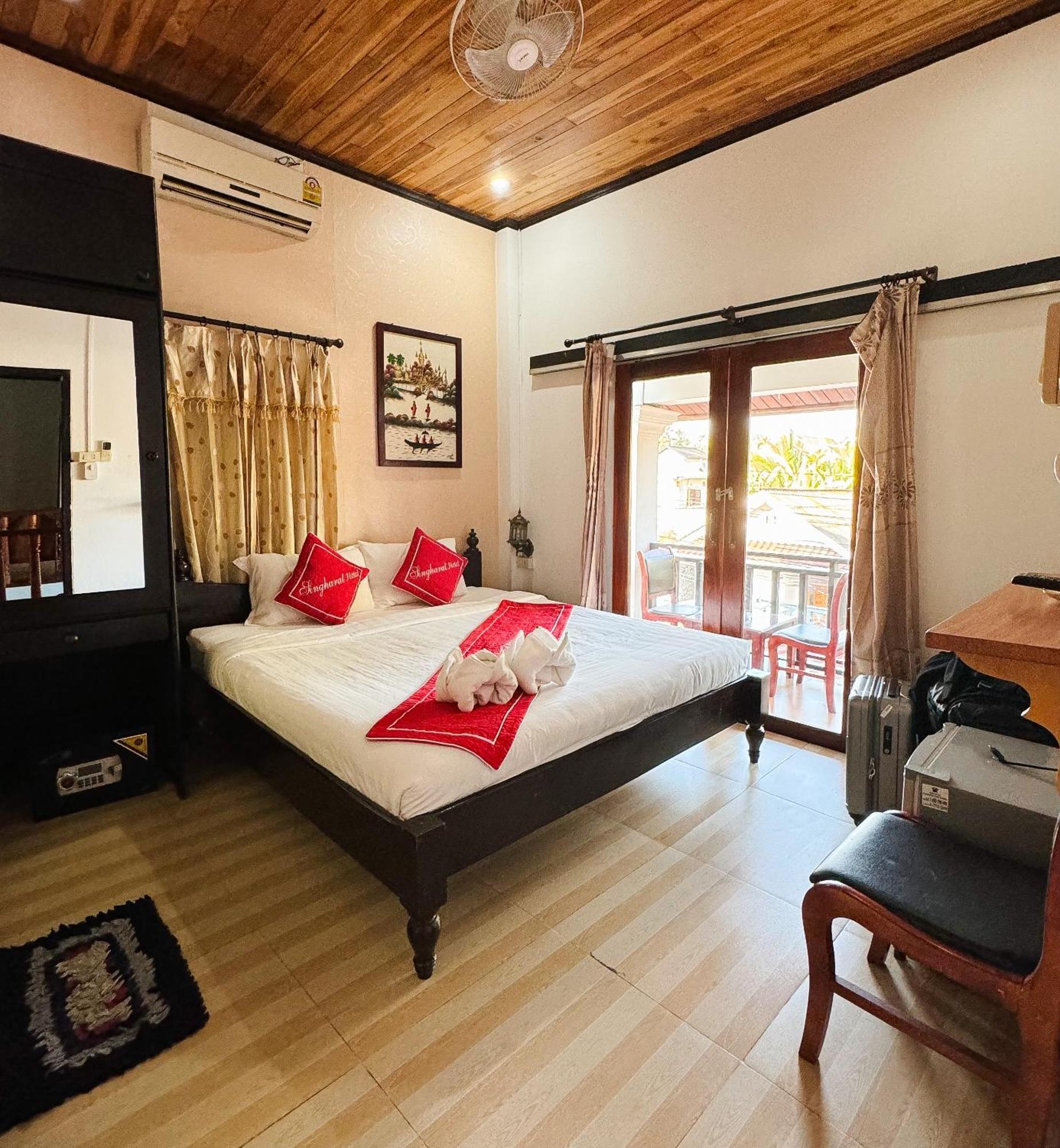 مبيت وإفطار لوانغ برابانغ Singharat Boutique House المظهر الخارجي الصورة