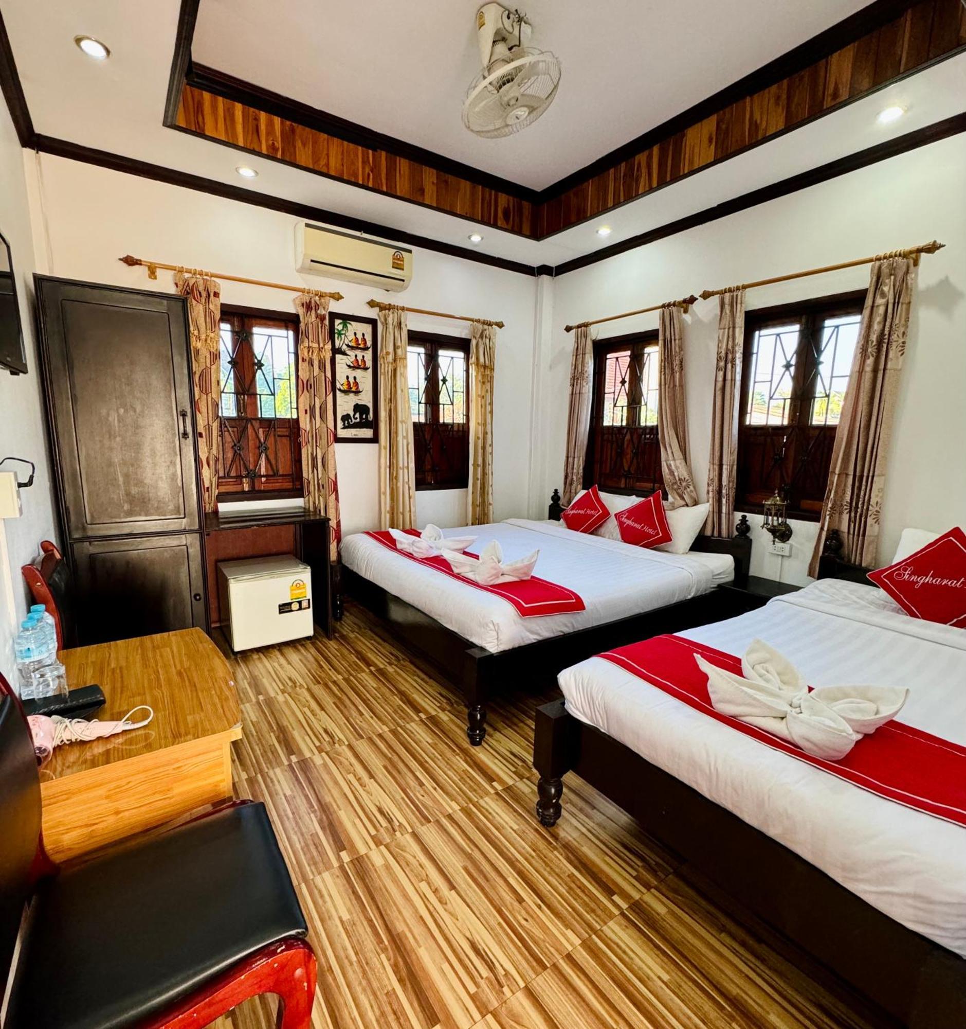 مبيت وإفطار لوانغ برابانغ Singharat Boutique House المظهر الخارجي الصورة