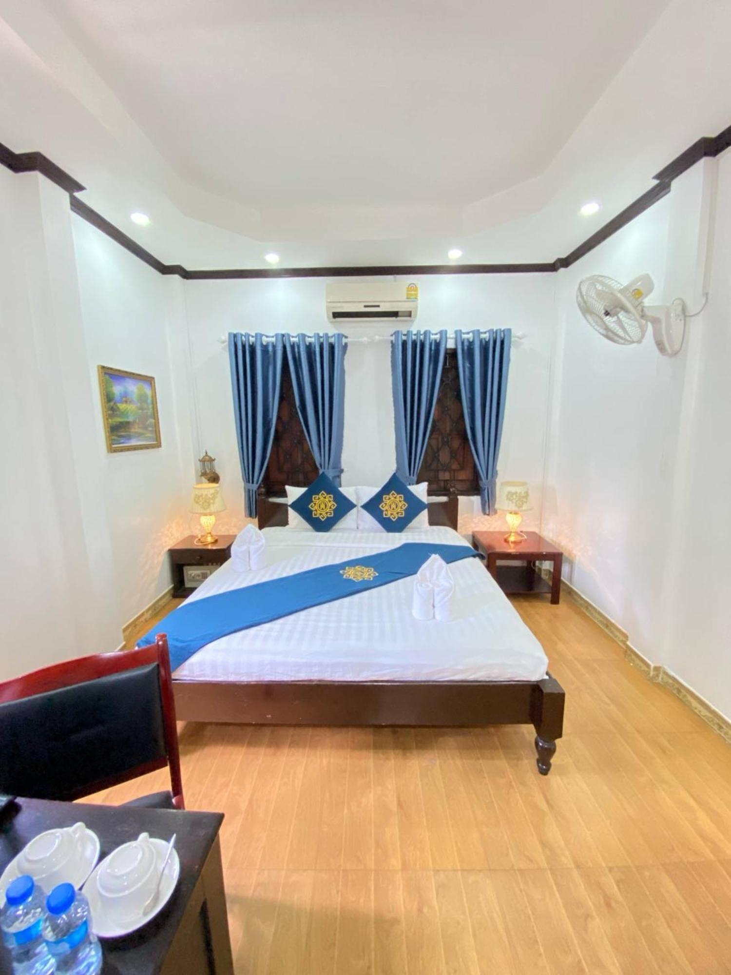 مبيت وإفطار لوانغ برابانغ Singharat Boutique House المظهر الخارجي الصورة