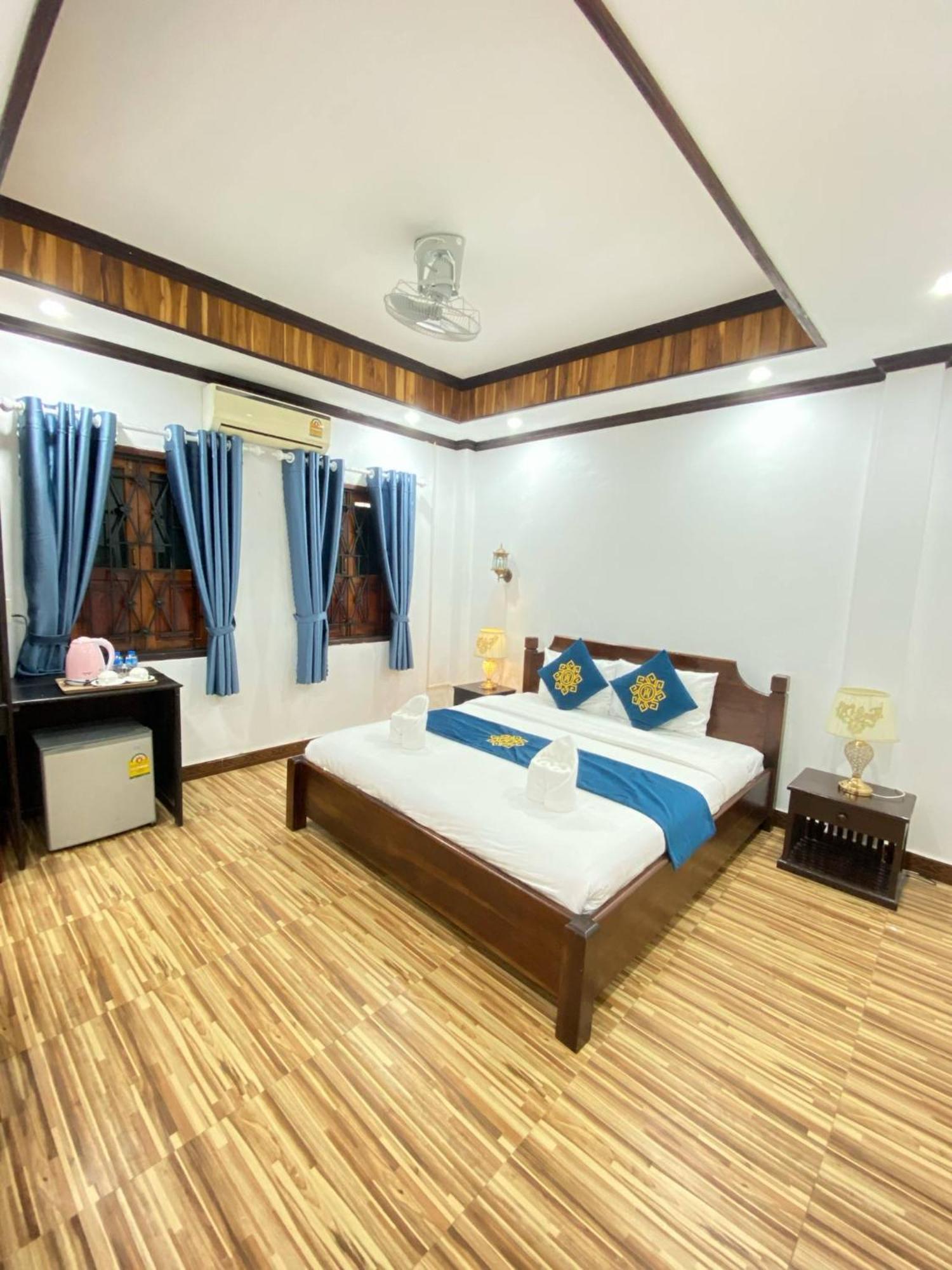 مبيت وإفطار لوانغ برابانغ Singharat Boutique House المظهر الخارجي الصورة