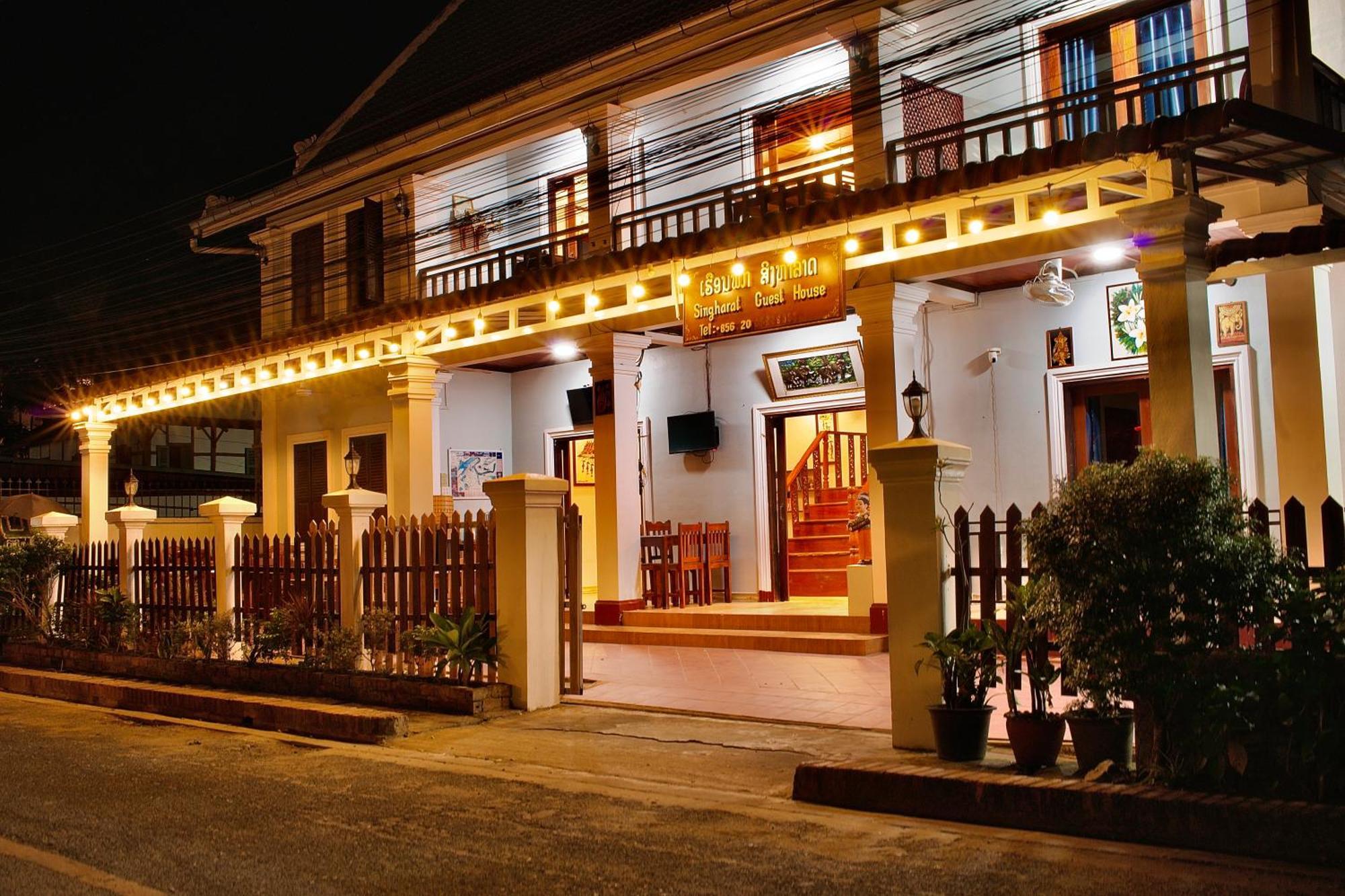 مبيت وإفطار لوانغ برابانغ Singharat Boutique House المظهر الخارجي الصورة
