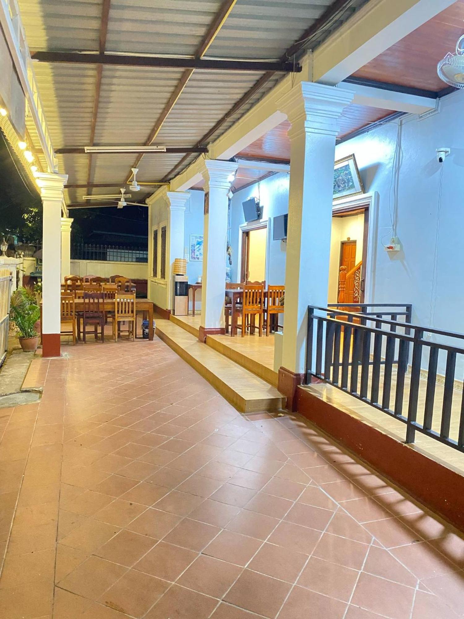 مبيت وإفطار لوانغ برابانغ Singharat Boutique House المظهر الخارجي الصورة
