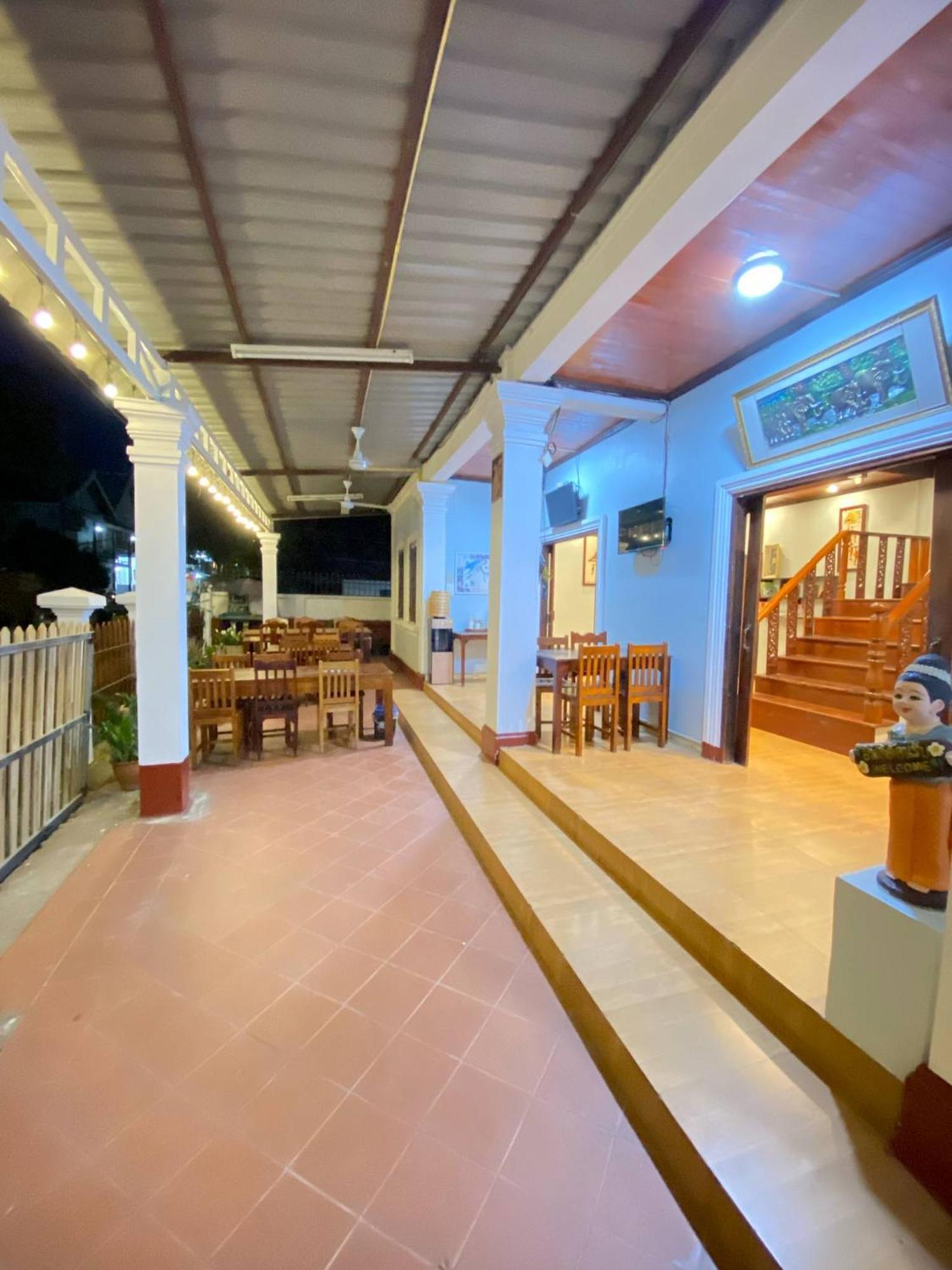 مبيت وإفطار لوانغ برابانغ Singharat Boutique House المظهر الخارجي الصورة
