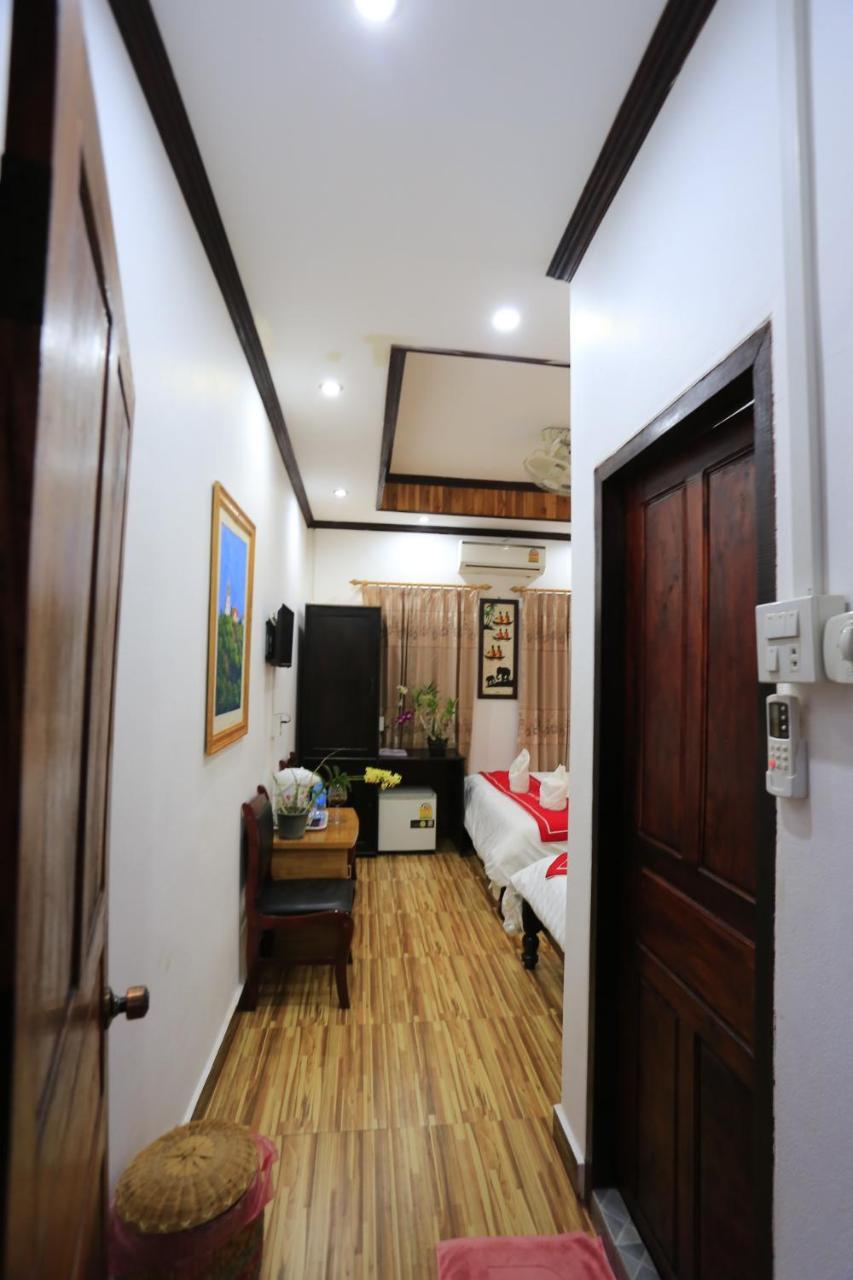 مبيت وإفطار لوانغ برابانغ Singharat Boutique House المظهر الخارجي الصورة