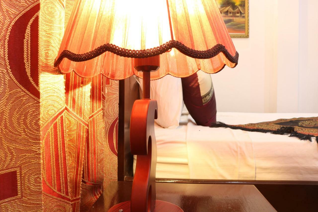 مبيت وإفطار لوانغ برابانغ Singharat Boutique House المظهر الخارجي الصورة