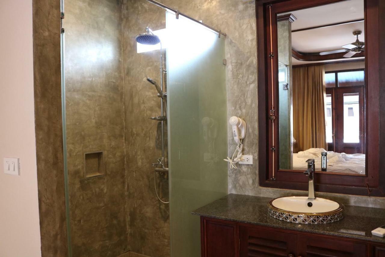 مبيت وإفطار لوانغ برابانغ Singharat Boutique House المظهر الخارجي الصورة
